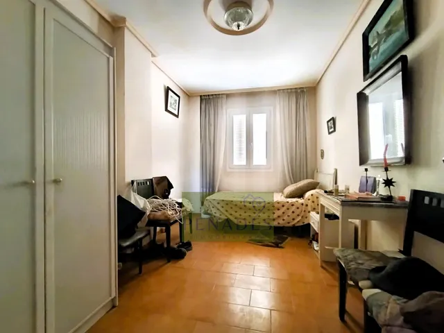 CHALET MUY CERCA DE LA POBLACION — 23