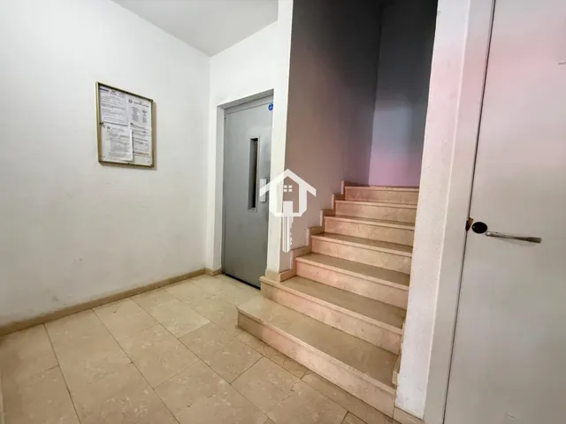 Piso en venta en pleno centro de Alicante, 88m2, 3 habitaciones dobles, 2 baños, quinta planta con ascensor — 46