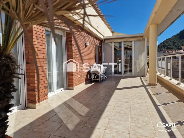 Ático excepcional en el centro de Roses, a 350 m de la playa