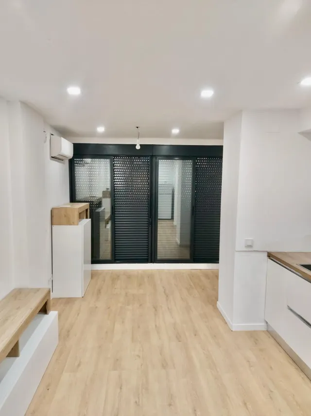 Piso reformado de 1 dormitorio en el edificio playmon f, con piscina y vistas despejadas en Benidorm — 7