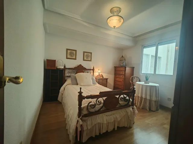 SE VENDE ELEGANTE Y GRAN VIVIENDA FRENTE A PUERTO DEPORTIVO - ALICANTE — 18
