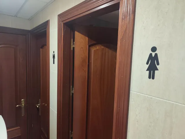 Oficina de lujo en Avda. Gran Capitán esquina con Vial Norte — 13