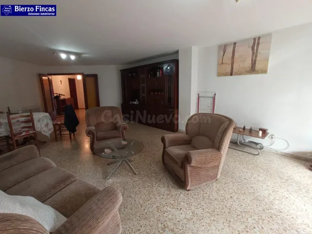 SE VENDE AMPLIO PISO EN PONFERRADA - foto 5