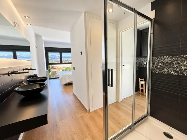 Preciosa casa de esquina con 3 dormitorios, amplia parcela privada y vistas panorámicas en Albir — 27