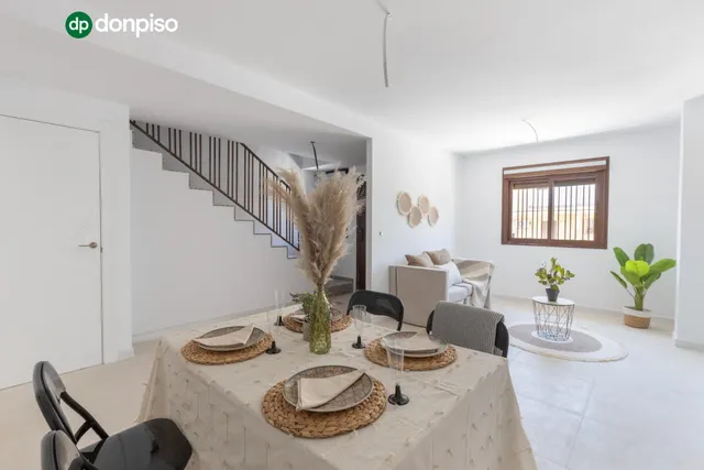 Espectacular casa adosasa de obra nueva — 2