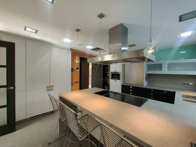 Exclusiva villa de lujo en Ciutat Diagonal, Esplugues de Llobregat, con vistas panorámicas a Barcelona y al mar — 39