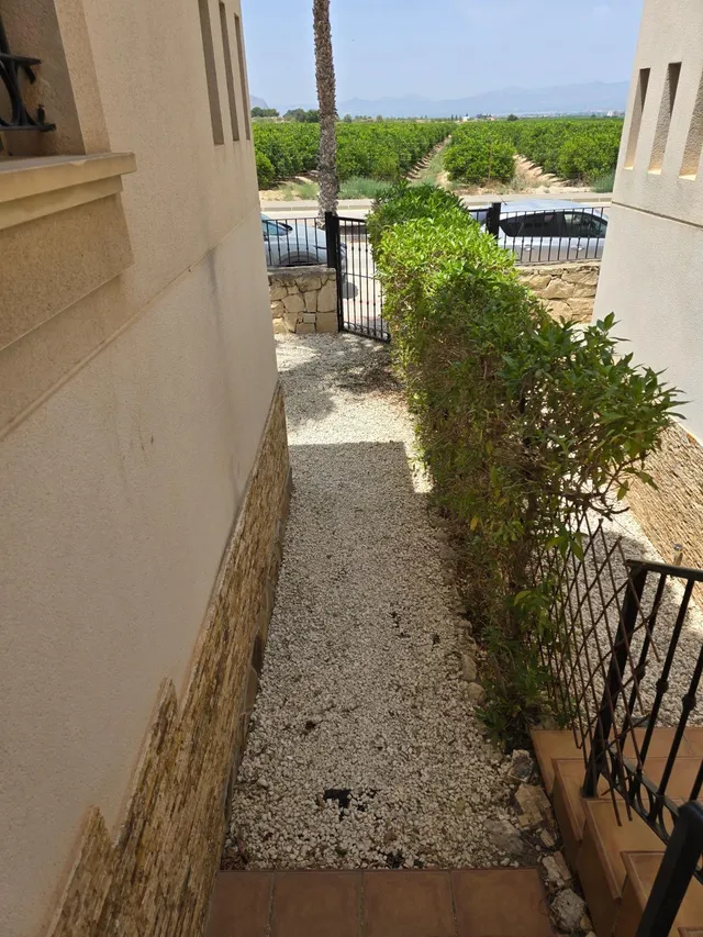 ADOSADO CON JARDÍN Y PISCINA COMUNITARIA EN CAMPO DE GOLF — 22