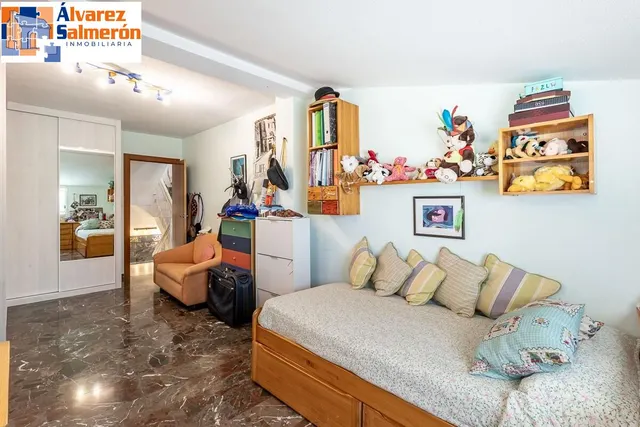 CASA PAREADA EN LA ZUBIA CON PISCINA, ZONA DE BARBACOA Y JARDÍN — 24