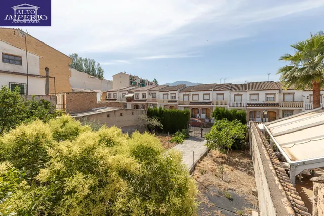 EXCEPCIONAL OPORTUNIDAD EN PLENO CENTRO DE HUÉTOR VEGA — 11