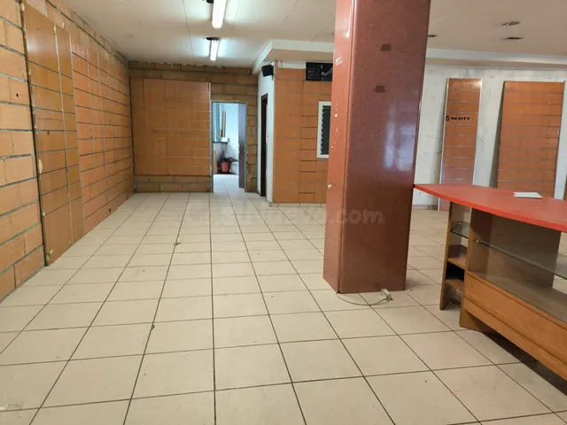 Local comercial 200m² en alquiler - Sagrada Familia - foto 5