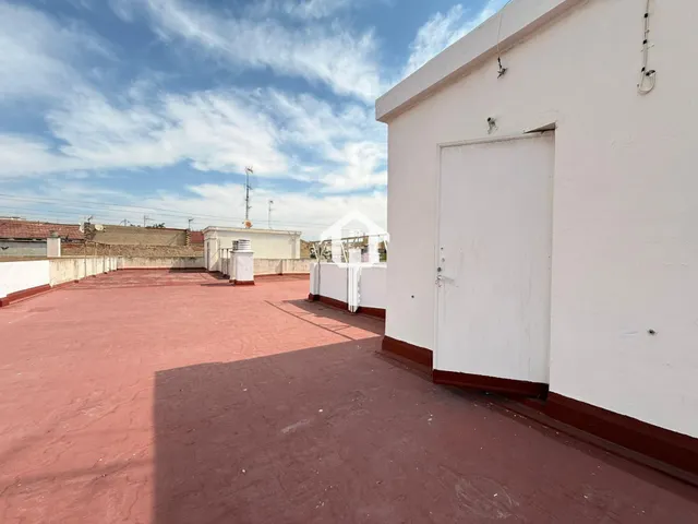 Piso en venta en Alicante. 85m2, 3 habitaciones, 1 baño con bañera, tercera planta con ascensor. zona de campoamor — 39