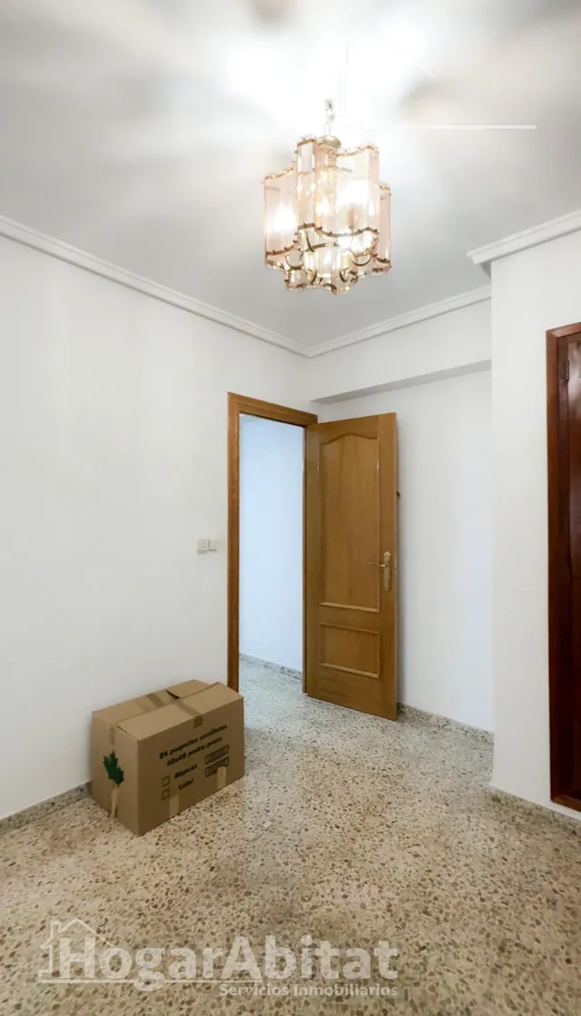 SEMIREFORMADO AMPLIO Y LUMINOSO CON TERRAZA Y BALCÓN EN PATERNA — 14