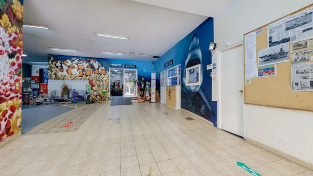 Gran local comercial de 1295m2 en Benalmadena — 30