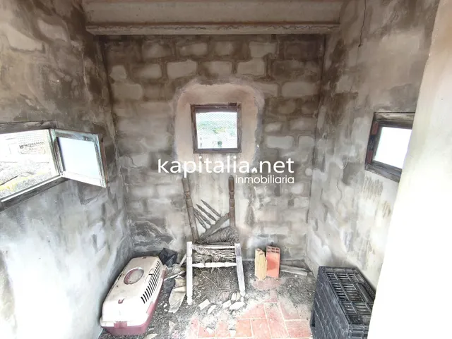 CASA PARA REFORMAR A LA VENTA EN PALOMAR. — 16