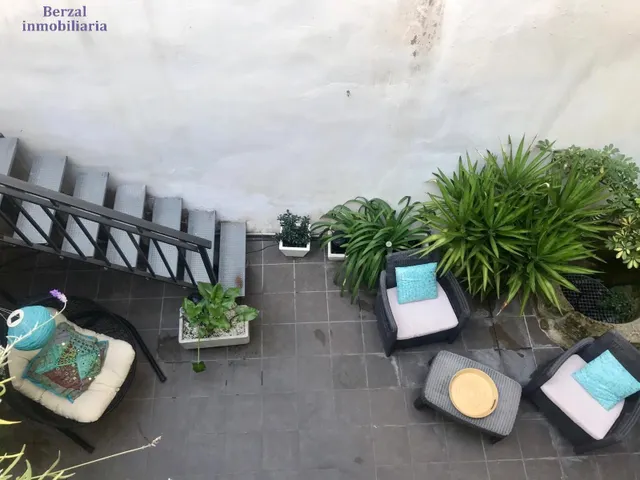 Vivienda SINGULAR en el centro de Logroño.Planta baja, más dos. Terraza de sesenta metros y jardin con pozo. — 13