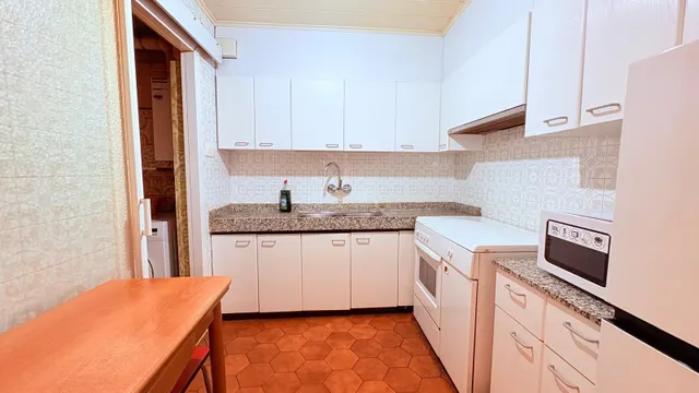 Pis de 4 habitacions amb ascensor — 23