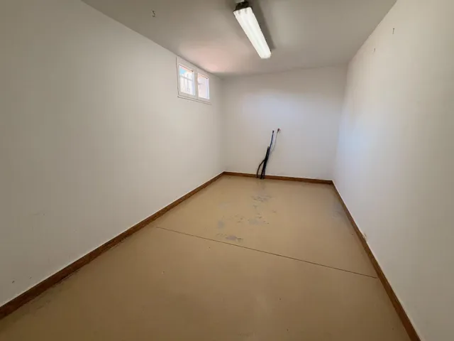 VENTA: Amplio Chalet en la Exclusiva Zona de Compostilla. — 20