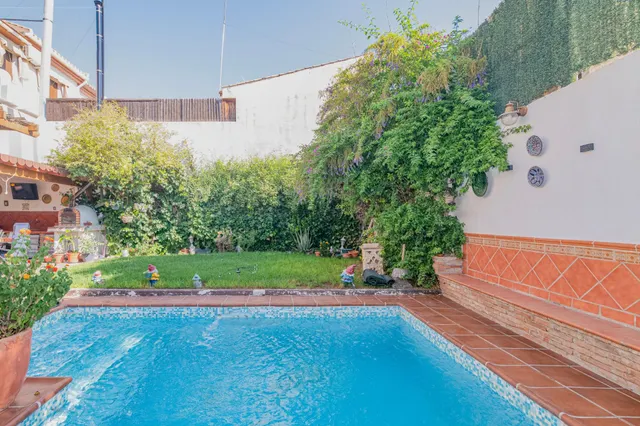 AMPLIA VIVIENDA EN CHAUCHINA CON PISCINA — 16