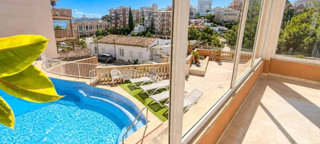 Piso con terraza y piscina en El Terreno, Palma — 20