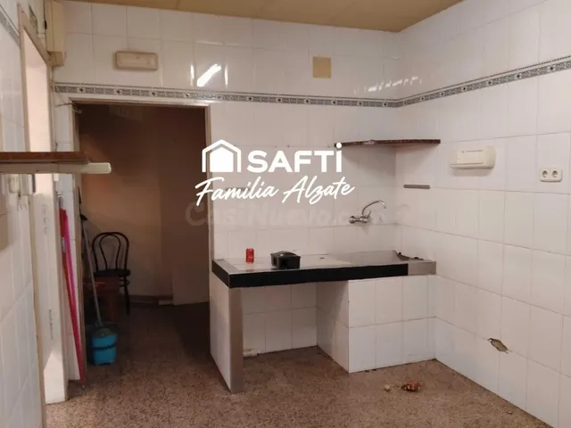 ¡oportunidad de negocio en Figueres! local comercial — 2
