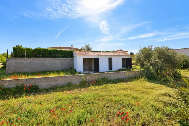 Casa reformada con piscina en parcela de 2.500 m2 (urbano y rústico) — 11