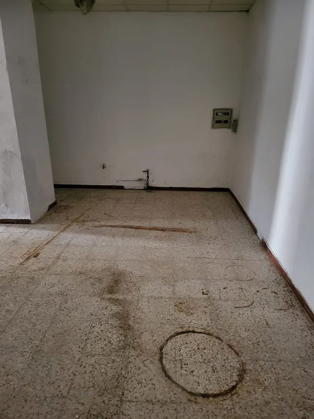 se vende local en nuevas colinas — 22