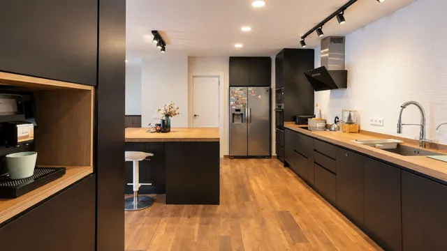 Casa reformada de 5 dormitorios con piscina privada, gran terraza y placas solares en Los Balcones — 50