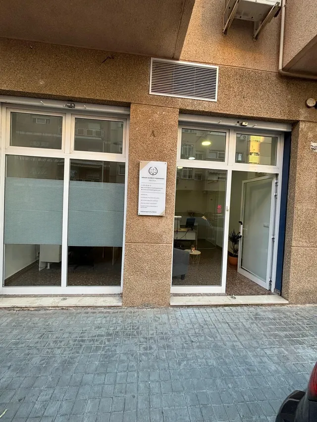 LOCAL COMERCIAL VACÍO  DE 33 METROS EN ALBORAYA IDEAL PARA DESPACHO — 14
