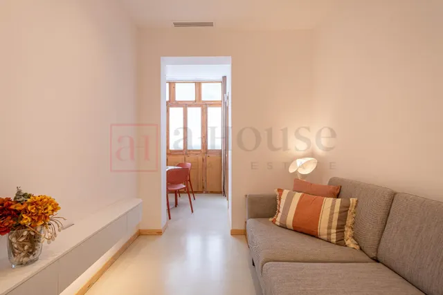 Piso luminoso y recién reformado, listo para entrar a vivir en vila de gràcia — 3