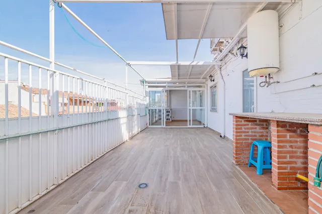 Atico muy amplio con gran terraza en Arabial — 33