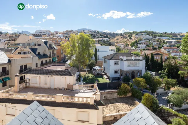 Ático dúplex en el barrio de Monachil. — 10