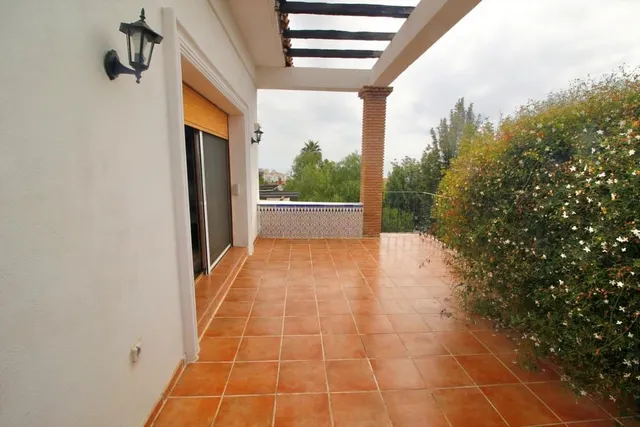 Villa Exclusiva con Vistas Panorámicas en Benalmádena — 25