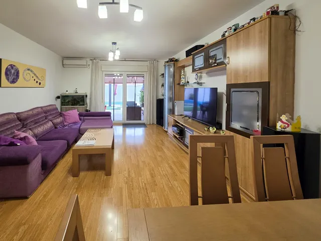 Precioso chalet adosado de 4 dormitorios con piscina privada y garaje en Carranque — 13