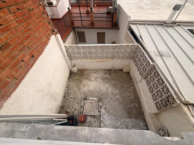 Casa situada en c/ morales,  Coín - 4 dormitorios, 2 baños - 2 terrazas - patio — 8