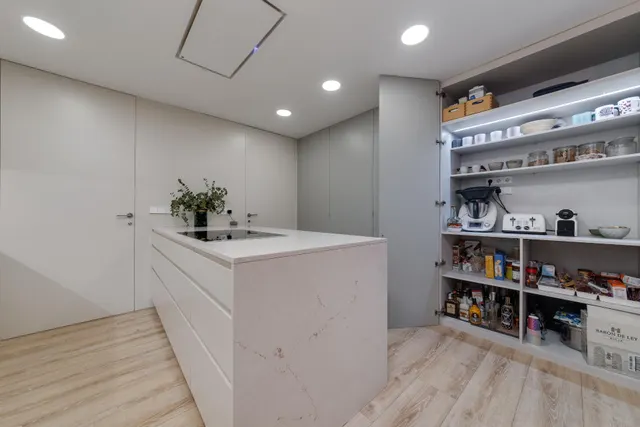 EXCLUSIVA VIVIENDA DE 250M2 EN DOS PLANTAS, CENTRICA Y A 200M DE LA PLAYA DEL CURA — 19