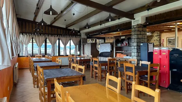 Venta de restaurante y fábrica de embutidos — 10