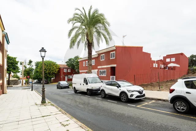 Dúplex de 4 dormitorios con 2 plazas de garaje y trastero en Valsequillo — 42