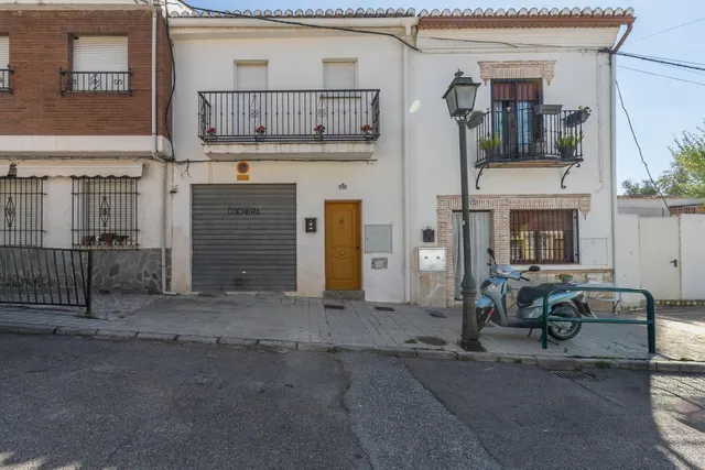 Encantadora casa en El Fargue, Granada.