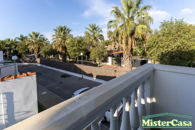 Exclusiva !!casa adosada en esquina con patio privado, piscina y aparcamiento propio en costa ballena, Rota — 50