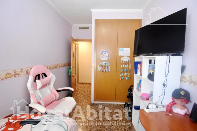 Gran amplitud, excelente luminosidad y precio atractivo en este piso con garaje — 15