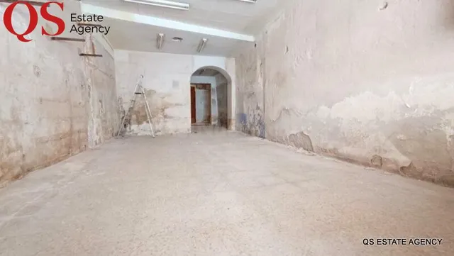 Casa con local comercial para reformar en centro de Blanes - foto 5