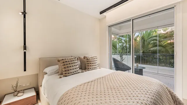 Apartamento de lujo reformado de 3 dormitorios y 2 baños con vistas al mar. Sierra Blanca — 20