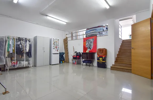 Moderna y seminueva casa en Paiporta en zona tranquila, sin finca delante — 46