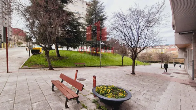 VENTA DE PLAZA DE GARAJE CERRADA EN PLAZA EDUARDO BARREIROS - foto 2