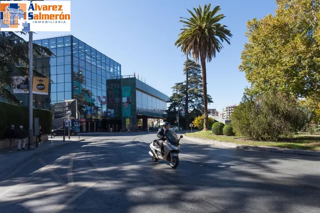Local comercial en venta en calle agustina de aragón — 28
