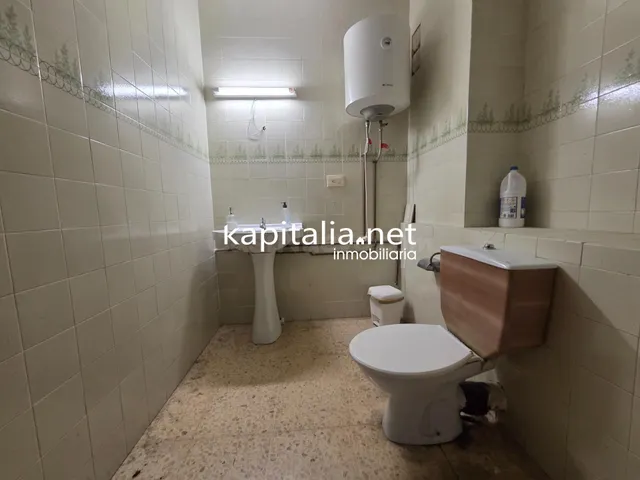 Local a la venta y en alquiler en Ontinyent - foto 5