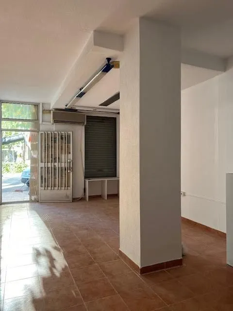 Alquiler de local comercial en el centro , próximo a la plaza circular — 6