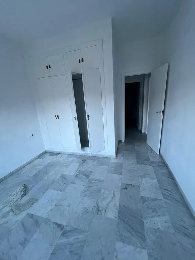 Los Remedios, Avda. República Argentina. Excelente vivienda de 3 habitaciones 2 baños se alquila. — 10