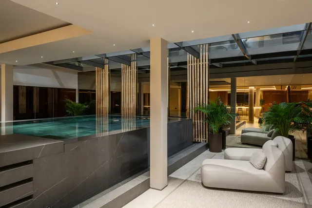 Chalet 6 habitaciones 771m² en venta - Costa del Sol — 24