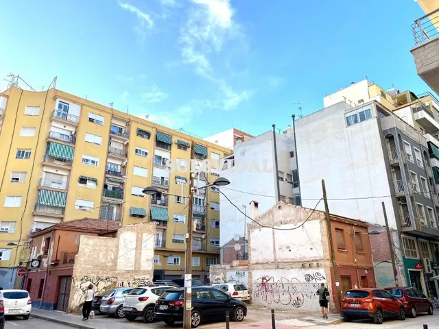 SOLAR URBANO EDIFICABLE EN EL CENTRO DE ORIHUELA, JUNTO A ME - foto 2